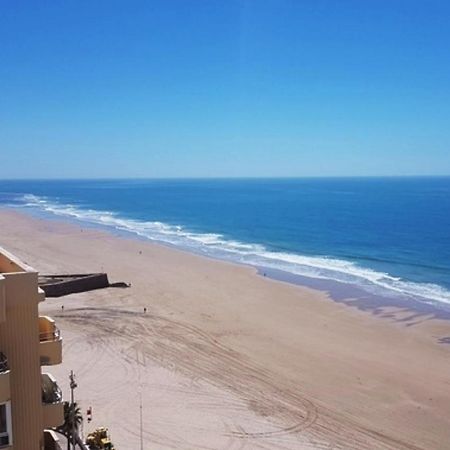 Romantica Vista Al Paseo Maritimo De Cádiz Exterior foto