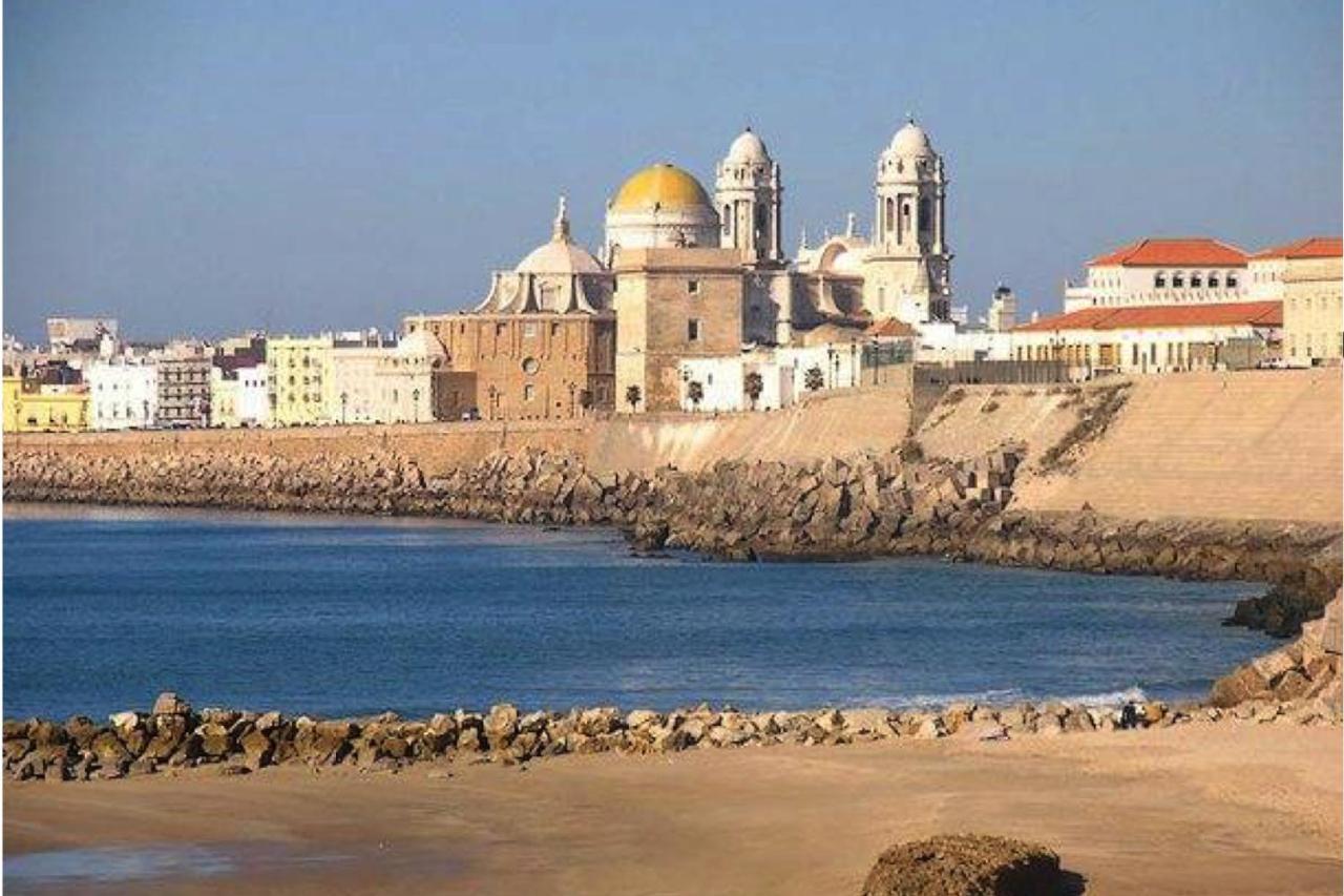 Romantica Vista Al Paseo Maritimo De Cádiz Exterior foto